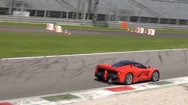 Auto Speed Ferrari Laferrari смотреть онлайн