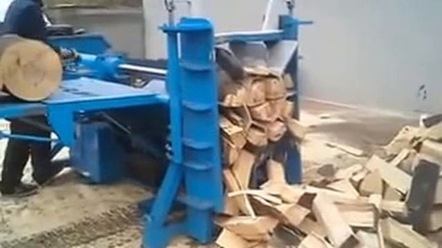 Классный и быстрый способ колоть дрова смотреть онлайн