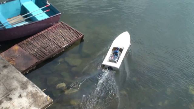 MHZ RC River Racer Jet Boat смотреть онлайн
