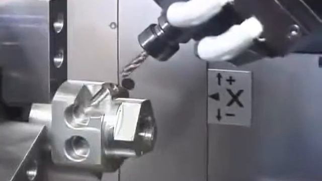 9 ти осевой обрабатывающий центр Tsugami TMA8 смотреть онлайн