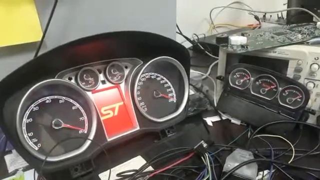 Диагностика стрелок Ford Focus 2+ ST, допприборы смотреть онлайн