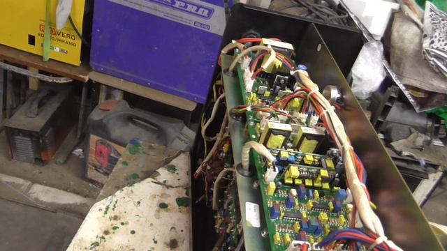 Полуавтомат FoxWeld INVERMIG 168 COMBI. Мелкий ремонт и испытание. смотреть онлайн