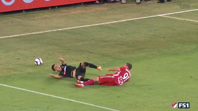 Carlos Vela Breaks The Tie! LAFC 3 - 2 NYRB смотреть онлайн
