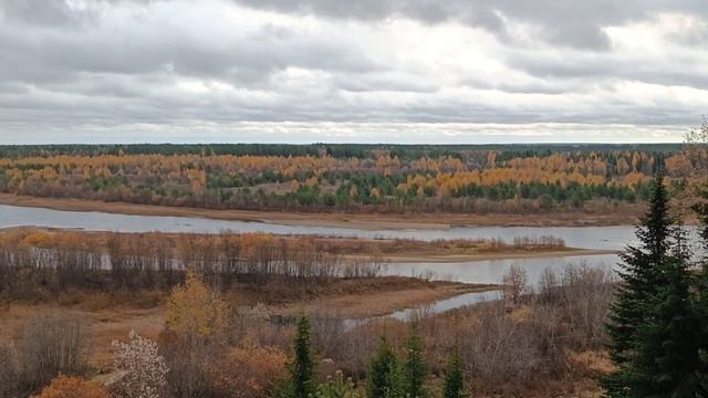 Будни Олега. Жизнь в деревне. На гранте за речной водой. Осенняя природа с высокой горы. смотреть онлайн