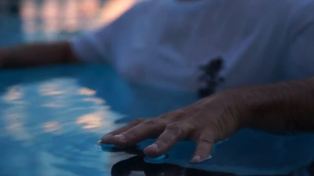 НАДАВЛИВАЮЩИЙ СТОЛБ - ФУАНЬ ЧЖУАН смотреть онлайн