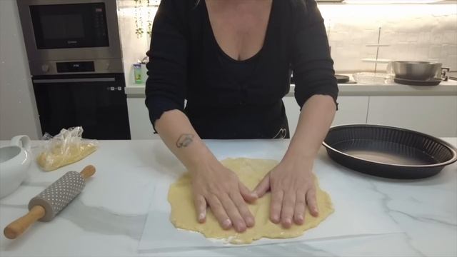 CROSTATA CREMOSA AL CIOCCOLATO Pasta Frolla e Crema al Cioccolato RICETTA FACILE смотреть онлайн