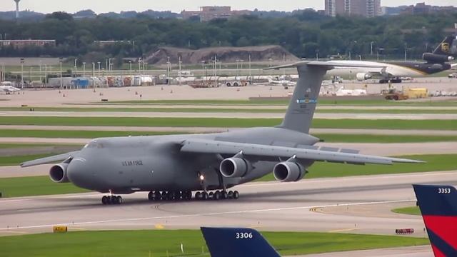 *RARE* USAF C-5 Super Galaxy Landing at Minneapolis/ St. Paul Intl' Airport смотреть онлайн