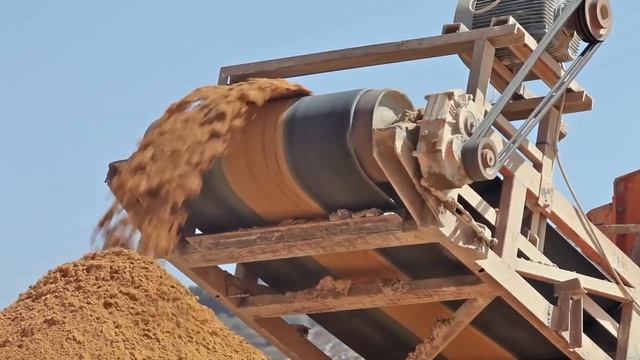 Сеяный песок с доставкой. Купить песок с доставкой в Москве и МО (ООО ПК-ВЫСОТА) смотреть онлайн