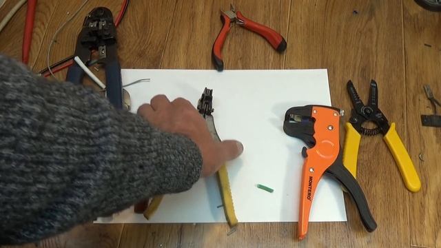 Как зачистить провода смотреть онлайн