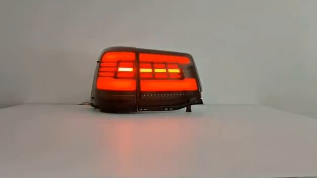 Диодные стоп-сигналы динамические для Land Cruiser 2016-2020год смотреть онлайн