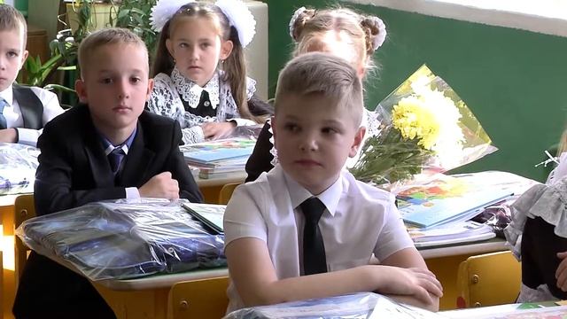 Губкинские первоклассники получили ранцы от «Металлоинвеста» смотреть онлайн