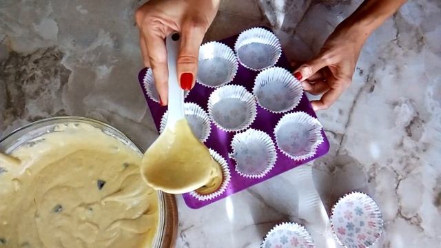 кукурузные мафины с черным и белым шоколадом