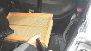 How to replace air filter  on a Peugeot 5008