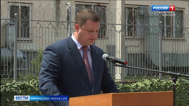 В столице Карачаево-Черкесии открыли аллею прославленных защитников государственных границ смотреть онлайн