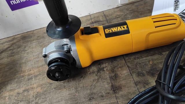 Esmerilhadeira Dewalt DWE4010 750w смотреть онлайн