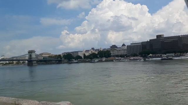 Amazing Budapest seen by the river - Superbe visite de Budapest, vue par le fleuve ! смотреть онлайн