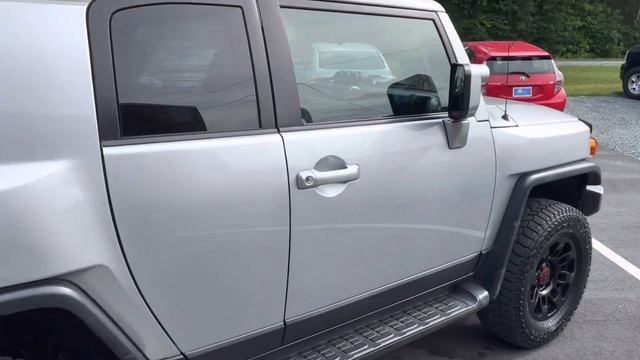 SOLD 2008 Toyota FJ Cruiser 3" Lift and TRD Rims смотреть онлайн