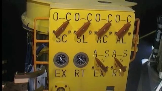 1 - Mile Down Part III - Two ROVs - Building at the Bottom of The Sea -Manifold Jumper Install.m4v смотреть онлайн