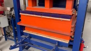 Линия для производства метровых бордюров и поребриков от компании Вибропресс-НН