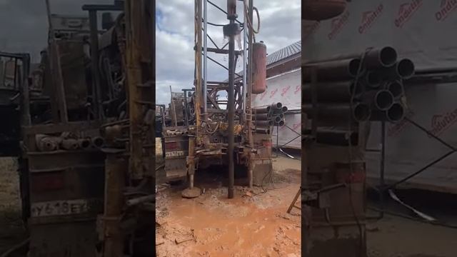 Одновременная обсадка в обводнённый песчаник. Скважина 40м смотреть онлайн