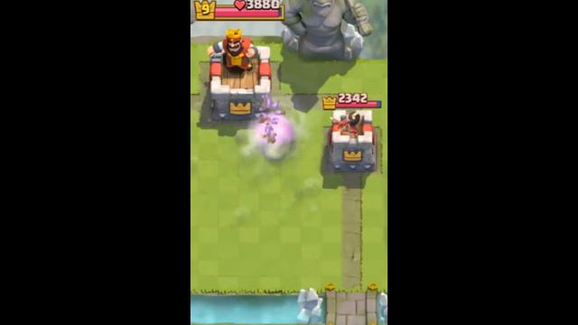 КАК ПУСКАТЬ ТОРНАДО В Clash Royale смотреть онлайн