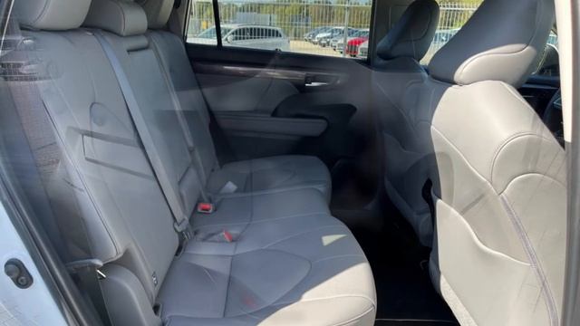 Toyota Highlander 2.5-l Hybrid Prestige+Tech Пробег 12 км , год выпуска 08/2023 смотреть онлайн