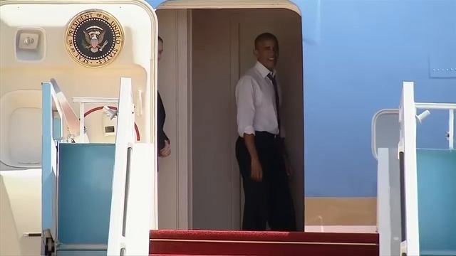 Obama Yells at Bill Clinton to Get on Air Force One смотреть онлайн