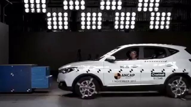 MG ZS crash test смотреть онлайн
