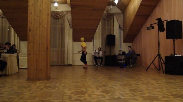 брейк-данс от ведущего Tish event смотреть онлайн