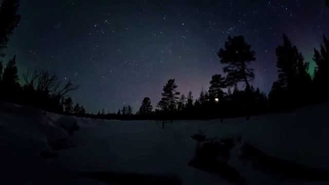Удивительное Северное сияние "Aurora Borealis" в Финляндии. Ускоренная съёмка. смотреть онлайн