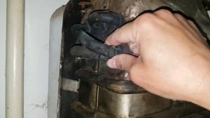 Течет газовая колонка. Что делать