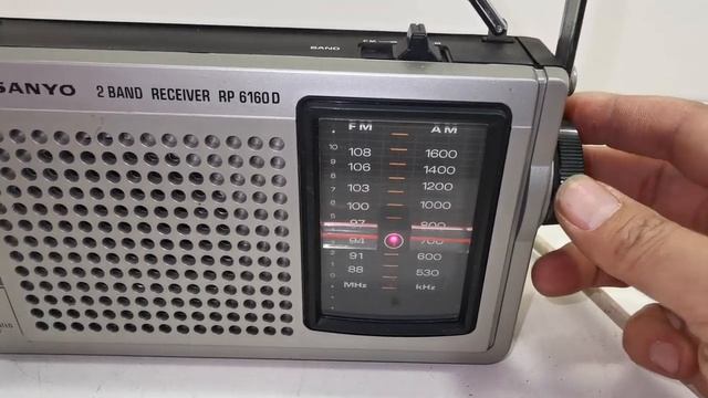 Vintage SANYO RP6160D 2 Band Receiver Transistor FM AM Portable Radio смотреть онлайн