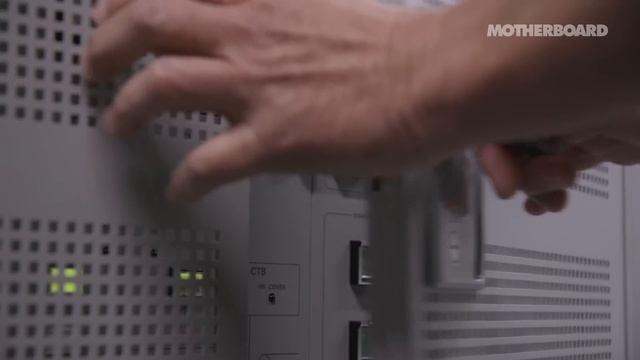 Inside the Beach House Connecting the World’s Internet смотреть онлайн