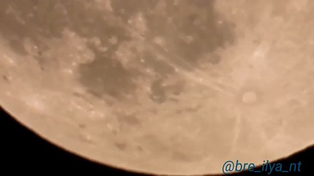 Луна на Nikon Coolpix P1000 смотреть онлайн