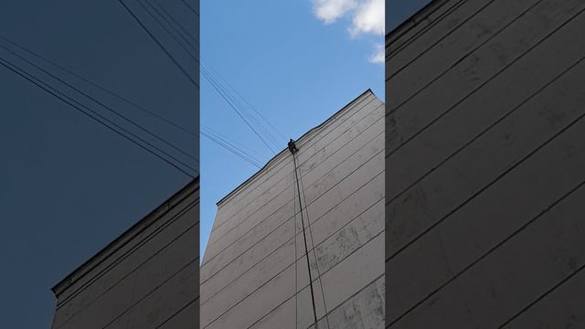 Человек-паук, ремонт межпанельных швов, высотные работы #монтажники-высотники #альпинисты #высота смотреть онлайн