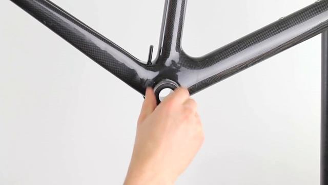 FLO Cycling - Installing the Bottom Bracket (GXP Type) смотреть онлайн