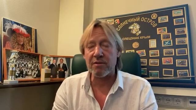 Дмитрий Харатьян поздравляет с Днём медика смотреть онлайн