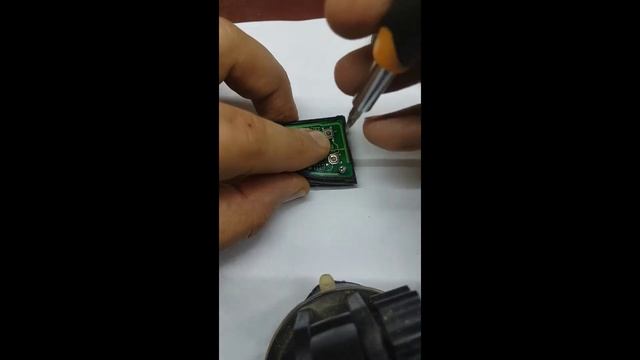 CAMBIO DE PILA A CONTROL REMOTO DE JAGUAR CHANGE JAGUAR REMOTE CONTROL BATTERY смотреть онлайн