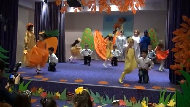 Baby Plaza usaq bagcasinda Payiz bayrami "Полька овощей" смотреть онлайн