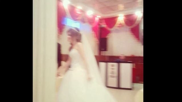 Скульптура рук молодоженов смотреть онлайн