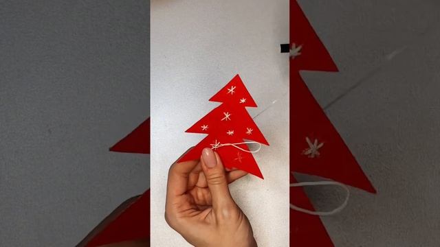 Ёлочная игрушка своими руками #lifehack #diy #diycrafts #лайфхаки #своимируками #шитье смотреть онлайн