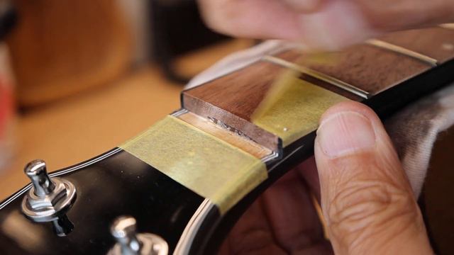 Nut remove on Ibanez AEWC400-TKS смотреть онлайн