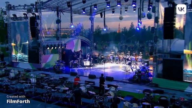 Выступление лучших барабанщиков страны! Игра на барабанах с водой! Барабанщики Vasiliev Groove! смотреть онлайн