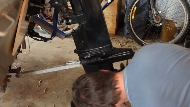 How to service a Mercury 15hp 2 stroke outboard смотреть онлайн