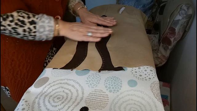 процесс обработки воротника и боковых шлиц смотреть онлайн