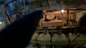 Запуск двигателей на судне 1984 года постройки