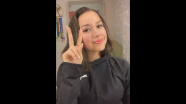 Уже совсем взрослая Алина Загитова восхитила поклонников своим ярким макияжем смотреть онлайн