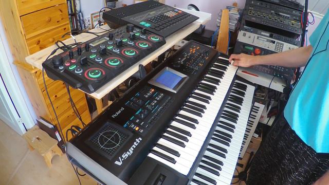 Roland V Synth & Yamaha RX5 song Cutting Like A Knife (Jama sounds) 12.7.2021 смотреть онлайн