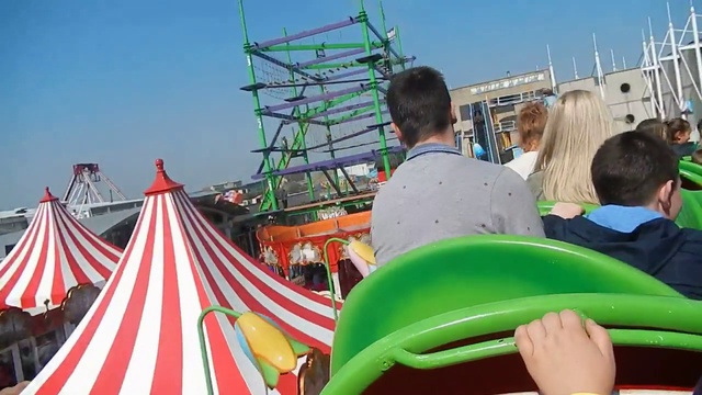 Fastest Rollercoaster In Scotland At Codonas Aberdeen смотреть онлайн
