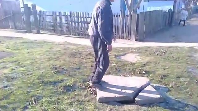 Галициновский акробат Димон. Пьяный мастер, заднее сальто. смотреть онлайн
